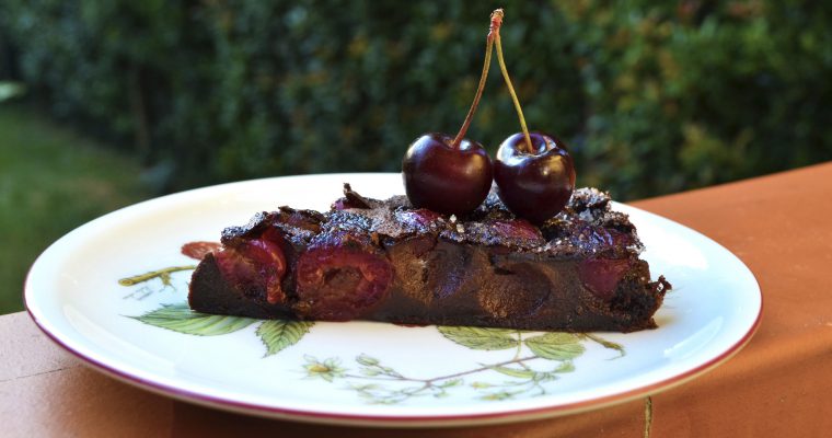 Clafoutis al cioccolato e ciliegie >> vegano