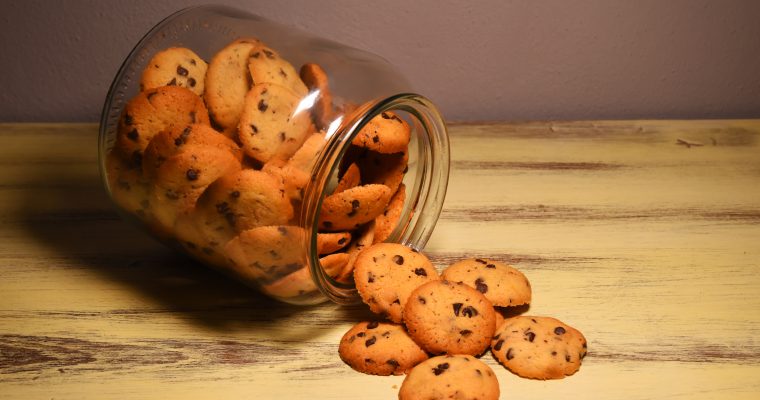 Mini biscotti con gocce di cioccolato